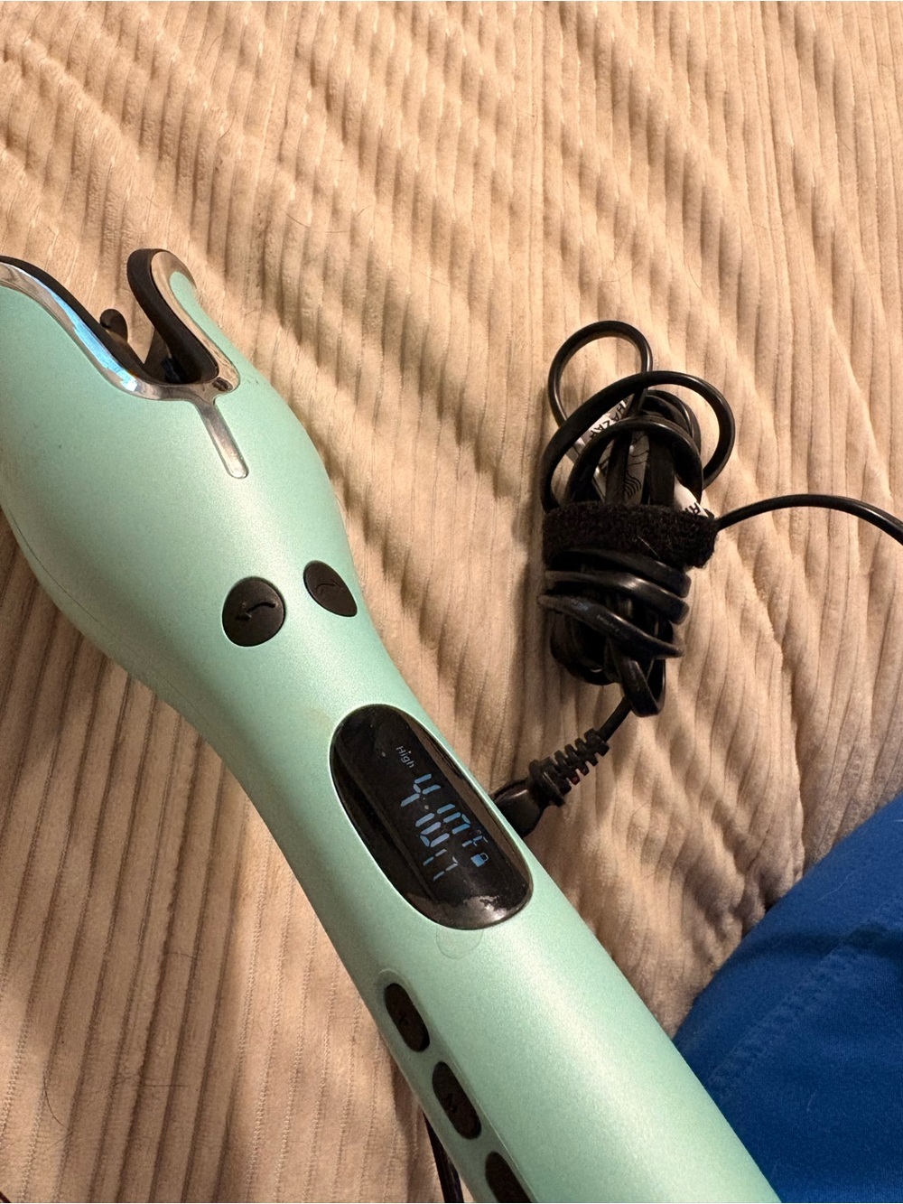 CUI Mint Green Automatic Hair Curler with Digital Display